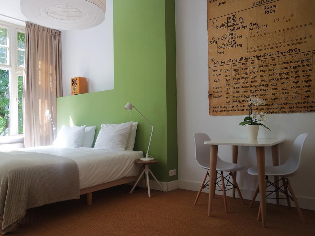 Alberti - Bed & Bike Róterdam Habitación foto